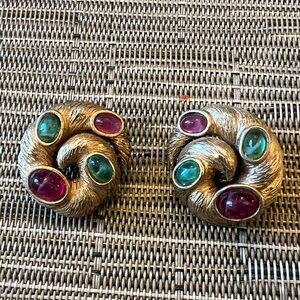 Vintage CROWN TRIFARI MOGUL Jewels if India Gold Tone Clip On Earrings